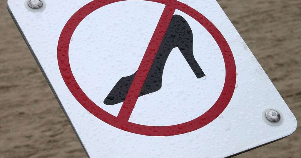 high heels, DOLE, labor group, prohibit, women workers, women's health